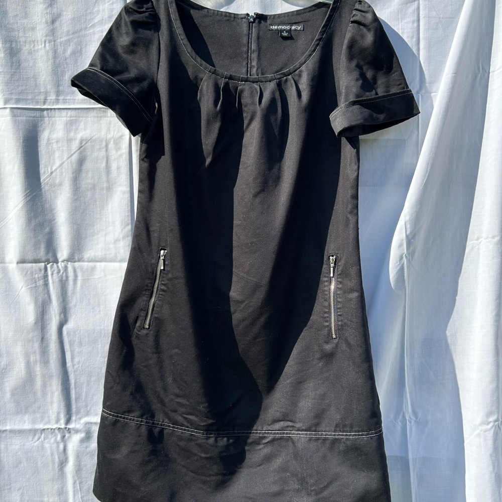 Democracy Elegant Black Mini Dress with Zipper Details